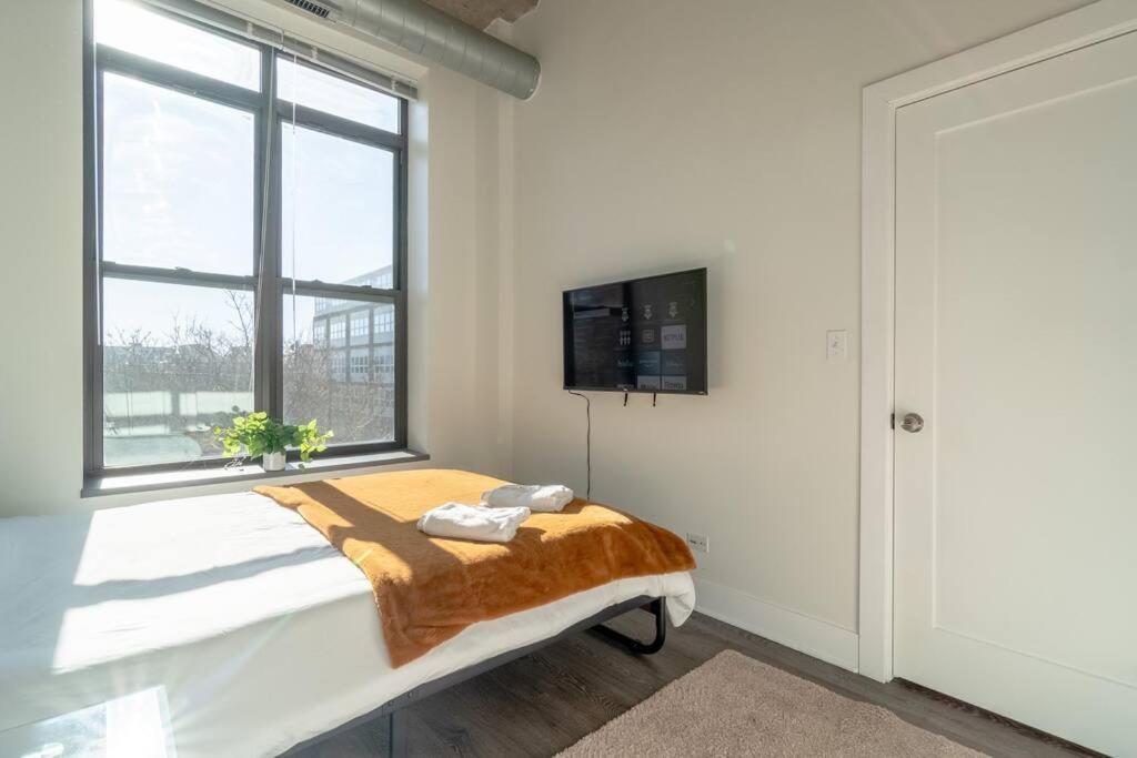 Mccormick Place 2Br Stylish Suite With Optional Parking And Gym For Up To 8 Guests Near Soldier Field And Grant Park シカゴ エクステリア 写真