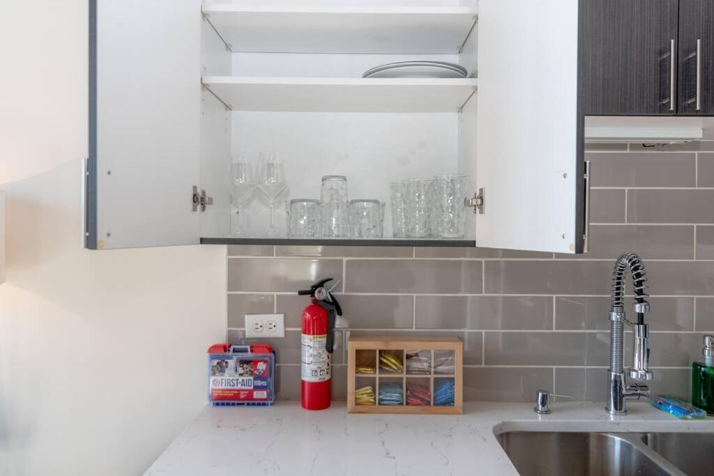 Mccormick Place 2Br Stylish Suite With Optional Parking And Gym For Up To 8 Guests Near Soldier Field And Grant Park シカゴ エクステリア 写真