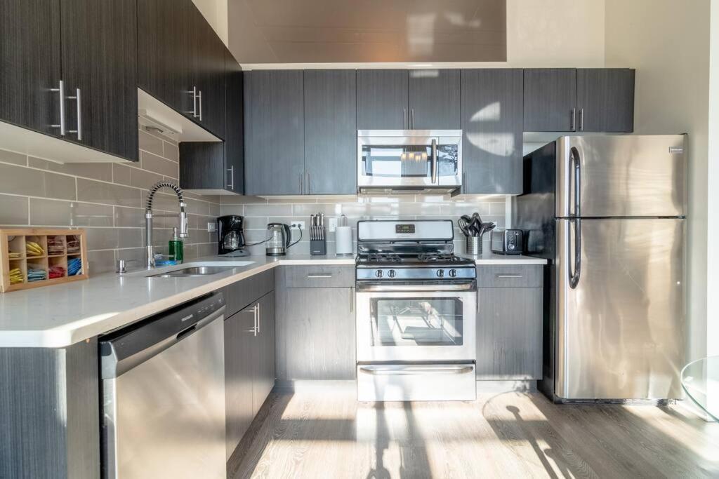 Mccormick Place 2Br Stylish Suite With Optional Parking And Gym For Up To 8 Guests Near Soldier Field And Grant Park シカゴ エクステリア 写真