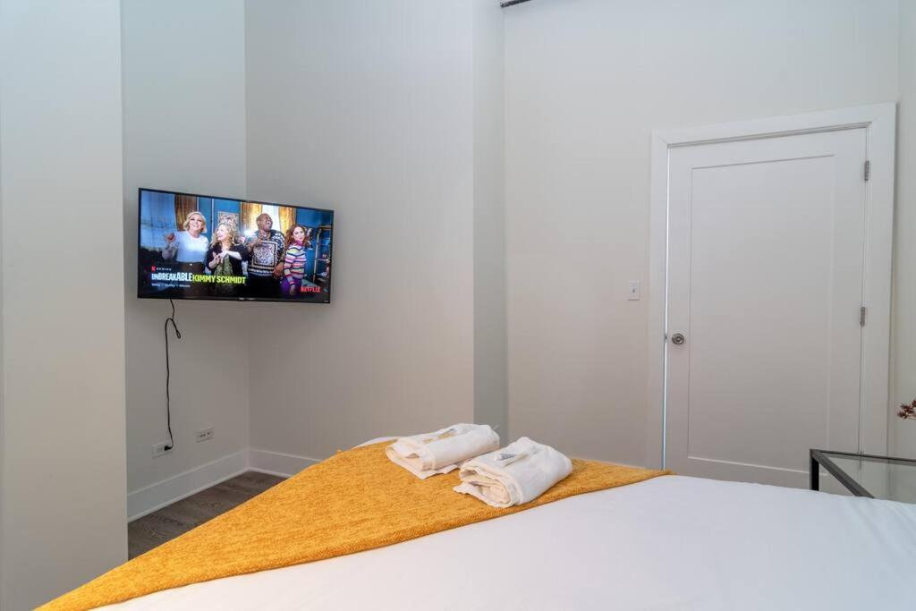 Mccormick Place 2Br Stylish Suite With Optional Parking And Gym For Up To 8 Guests Near Soldier Field And Grant Park シカゴ エクステリア 写真